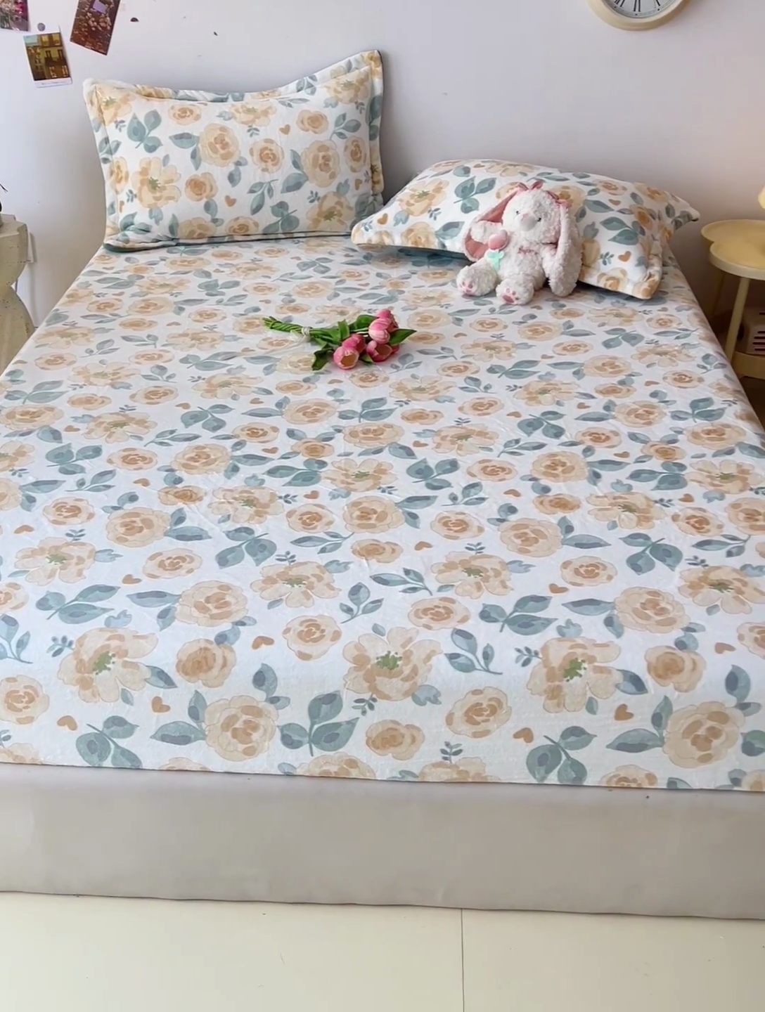 91家纺网 家纺一手货源 找家纺 大柏树 2025新款A类高克重亲肤舒适牛奶绒印花四件套-单床笠可定制 朵柔-黄