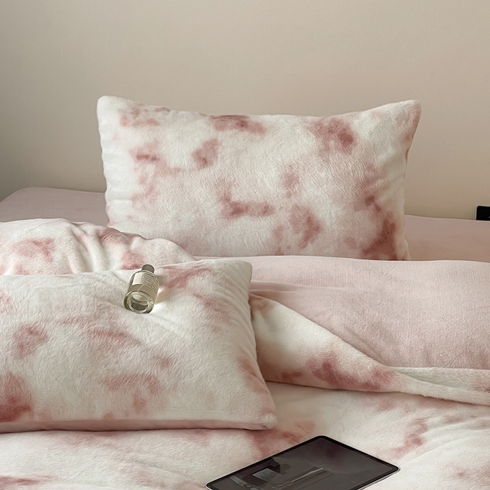 91家纺网 家纺一手货源 找家纺 窝米 2024冬季新款雪貂绒系列四件套 炫彩-粉