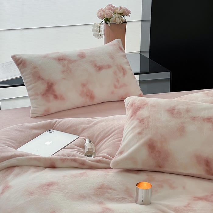 91家纺网 家纺一手货源 找家纺 窝米 2024冬季新款雪貂绒系列四件套 炫彩-粉