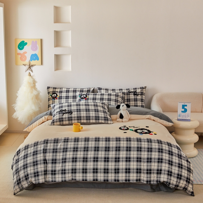 91家纺网 家纺一手货源 找家纺 怡家居 2024秋冬新款全棉磨毛绣花四件套 幸运小煤球