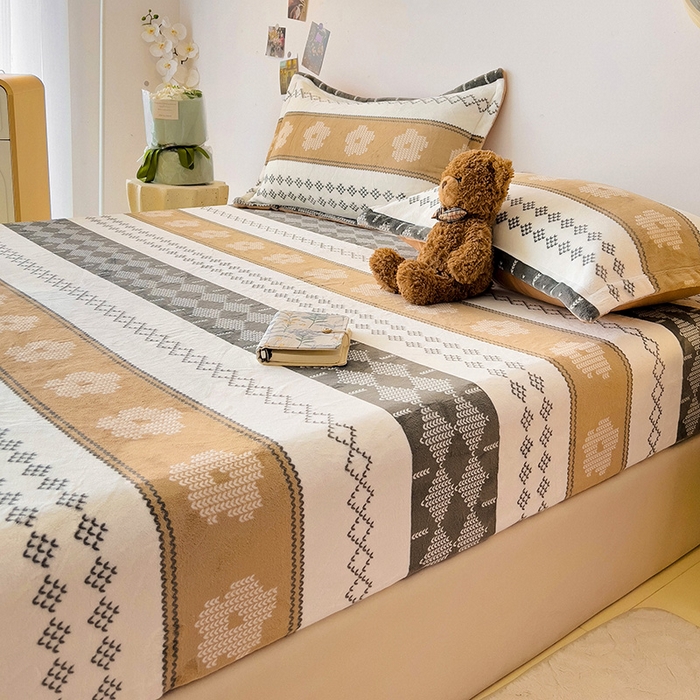 91家纺网 家纺一手货源 找家纺 大柏树 2025新款A类高克重亲肤舒适牛奶绒印花四件套-单床笠可定制 波西米亚