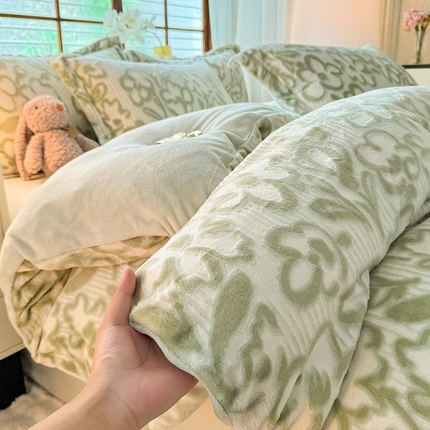 91家纺网 家纺一手货源 找家纺 （总）2025新款A类高克重牛奶绒着色烂花绒雕花绒系列-四件套