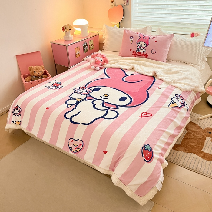 91家纺网 家纺一手货源 找家纺 金爱家 2024新款多功能牛奶绒羊羔绒毛毯毯子 羊羔绒-草莓冰淇淋美乐蒂