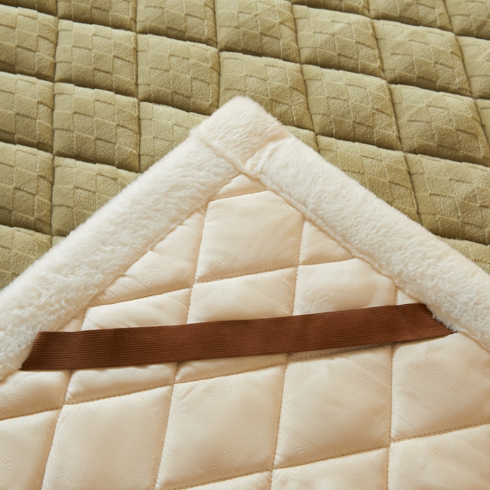 91家纺网 家纺一手货源 找家纺 鑫钰 2024新款菱形格牛奶绒宝宝绒烂花床褥 菱形格-茶绿