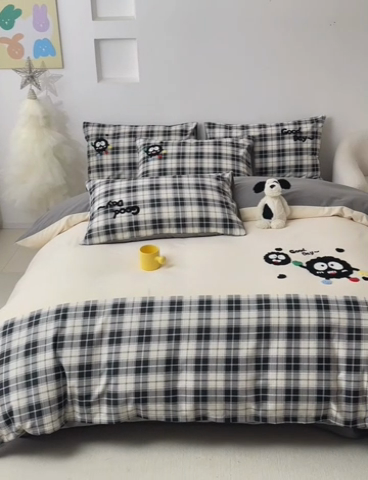 91家纺网 家纺一手货源 找家纺 怡家居 2024秋冬新款全棉磨毛绣花四件套 幸运小煤球