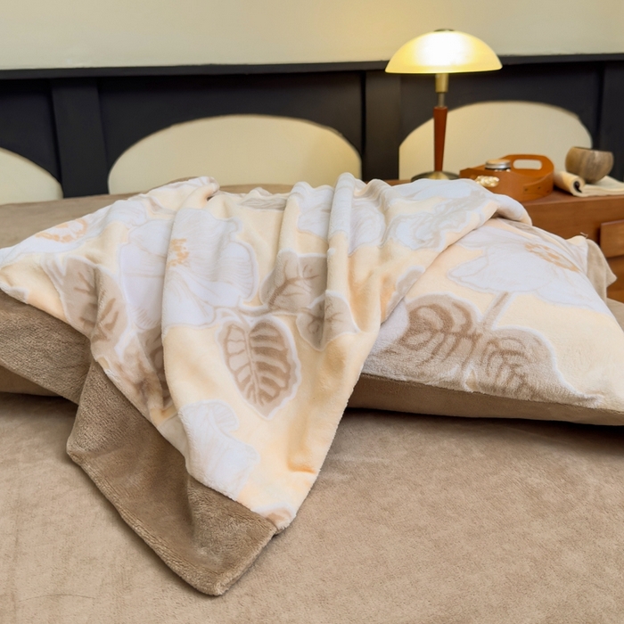 91家纺网 家纺一手货源 找家纺 氧家 2024新款雕花绒四件套 绽放-黄