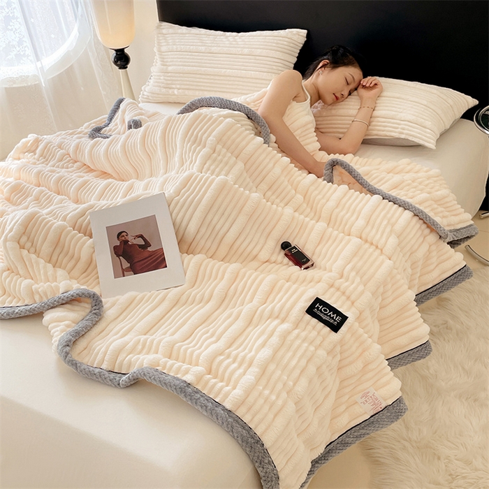 91家纺网 家纺一手货源 找家纺 梦舒羽 2025新款子母条兔毛绒毛毯宿舍牛奶绒小被毯 本白