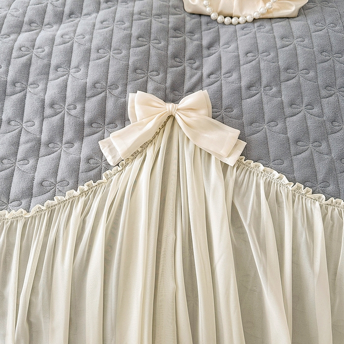 91家纺网 家纺一手货源 找家纺 罗艺轩 2024新款高克重牛奶雪纺边床裙四件套-羽蝶 高级灰