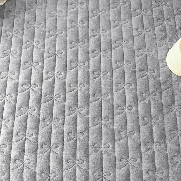 91家纺网 家纺一手货源 找家纺 罗艺轩 2024新款高克重牛奶雪纺边床裙三件套-羽蝶 高级灰