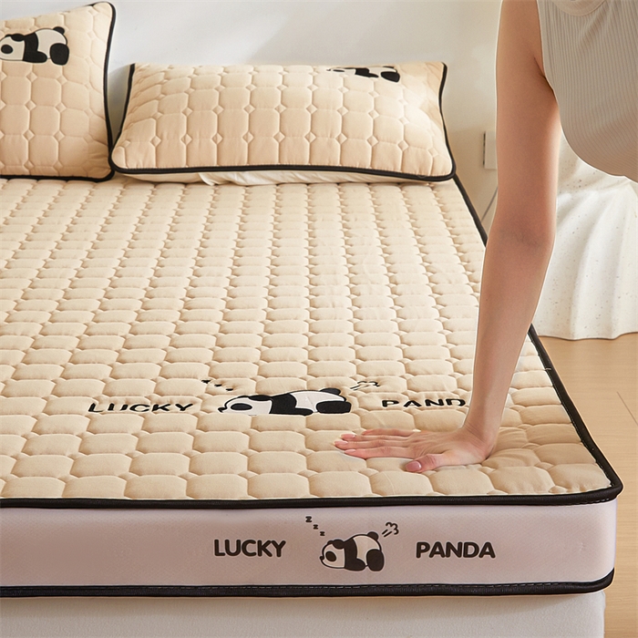 91家纺网 家纺一手货源 找家纺 鑫钰 2024秋冬新款立体乳胶加厚海绵床垫 立体边-趴趴熊猫-香槟金-
