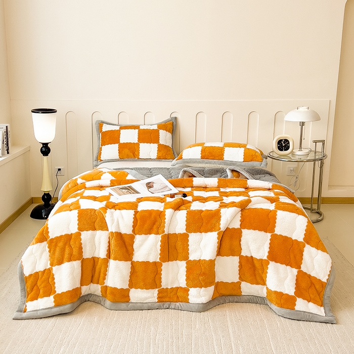 91家纺网 家纺一手货源 找家纺 慕木家纺 2025新款A类北极绒棋盘格三层夹棉双面毛毯 三层夹棉毛毯-棋盘格橘黄+灰
