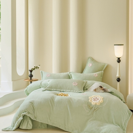 91家纺网 家纺一手货源 找家纺 （总）卡初家居（原微来） 2025新款秋冬A类加厚牛奶绒刺绣四件套-花间系列（提供买家秀）