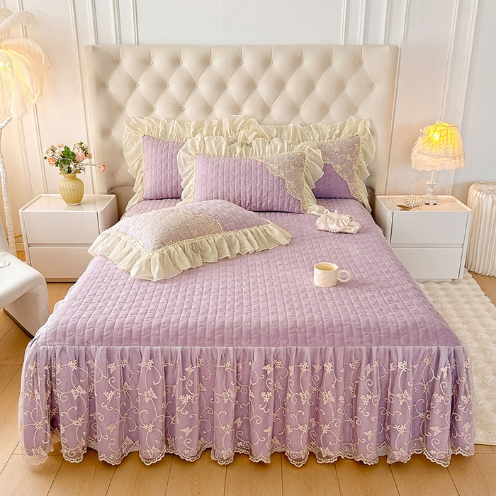 91家纺网 家纺一手货源 找家纺 罗艺轩 2024新款高克重牛奶雪纺边床裙三件套-羽蝶 甜紫