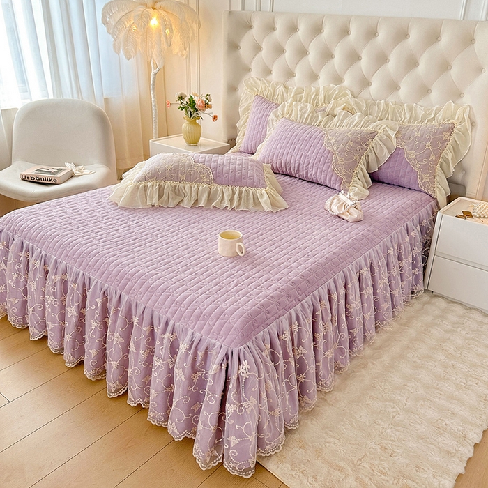 91家纺网 家纺一手货源 找家纺 罗艺轩 2024新款高克重牛奶雪纺边床裙三件套-羽蝶 甜紫