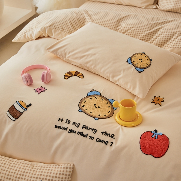 91家纺网 家纺一手货源 找家纺 怡家居 2024秋冬新款全棉磨毛绣花四件套 小闹钟