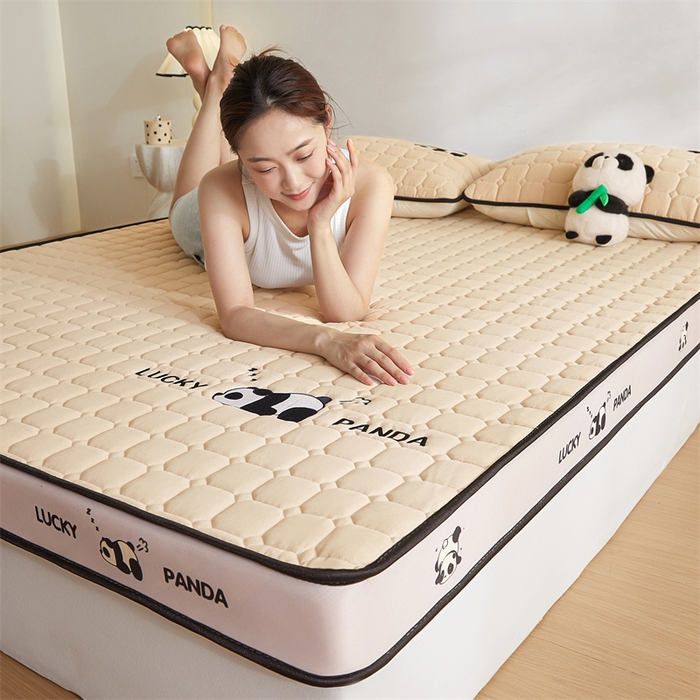 91家纺网 家纺一手货源 找家纺 鑫钰 2024秋冬新款立体乳胶加厚海绵床垫 立体边-趴趴熊猫-香槟金-
