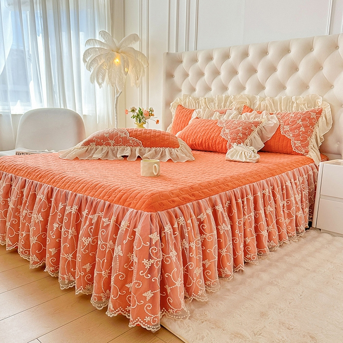 91家纺网 家纺一手货源 找家纺 罗艺轩 2024新款高克重牛奶雪纺边床裙三件套-羽蝶 爱玛橙