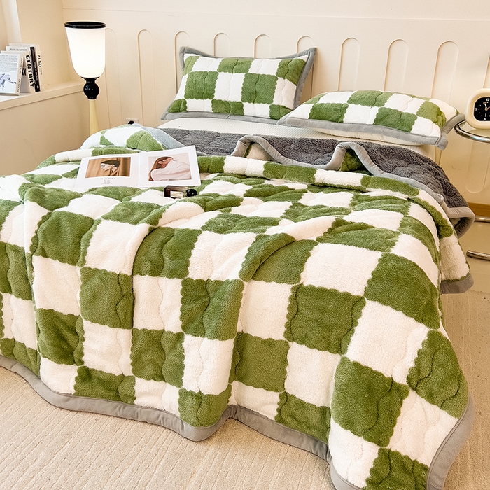 91家纺网 家纺一手货源 找家纺 慕木家纺 2025新款A类北极绒棋盘格三层夹棉双面毛毯 三层夹棉毛毯-棋盘格抹茶绿+灰