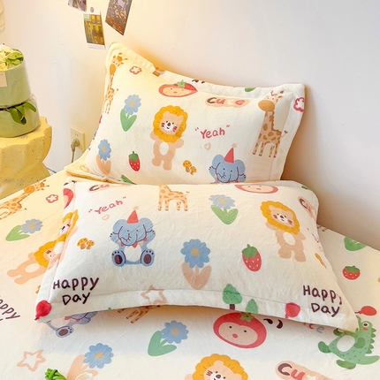 91家纺网 家纺一手货源 找家纺 大柏树 2025新款A类高克重亲肤舒适牛奶绒印花四件套-单枕套可定制 布拉乐园