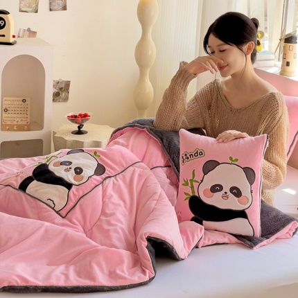 铭宣家居 2024新款加厚AB版婴儿绒和北极绒贴布绣刺绣抱枕被-胖墩熊猫 胖墩熊猫-粉色