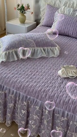 91家纺网 家纺一手货源 找家纺 罗艺轩 2024新款高克重牛奶雪纺边床裙三件套-羽蝶 甜紫