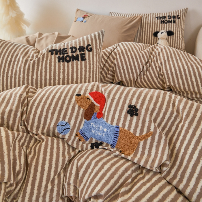 91家纺网 家纺一手货源 找家纺 怡家居 2024秋冬新款全棉磨毛绣花四件套 治愈狗狗