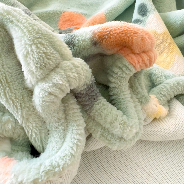 91家纺网 家纺一手货源 找家纺 大柏树 2025新款A类高克重亲肤舒适牛奶绒印花四件套-单床笠可定制 春意浓-绿