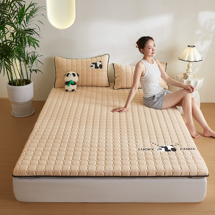 91家纺网 家纺一手货源 找家纺 鑫钰 2024秋冬新款单边乳胶加厚硬质棉家用床垫 单边-趴趴熊猫-香槟金