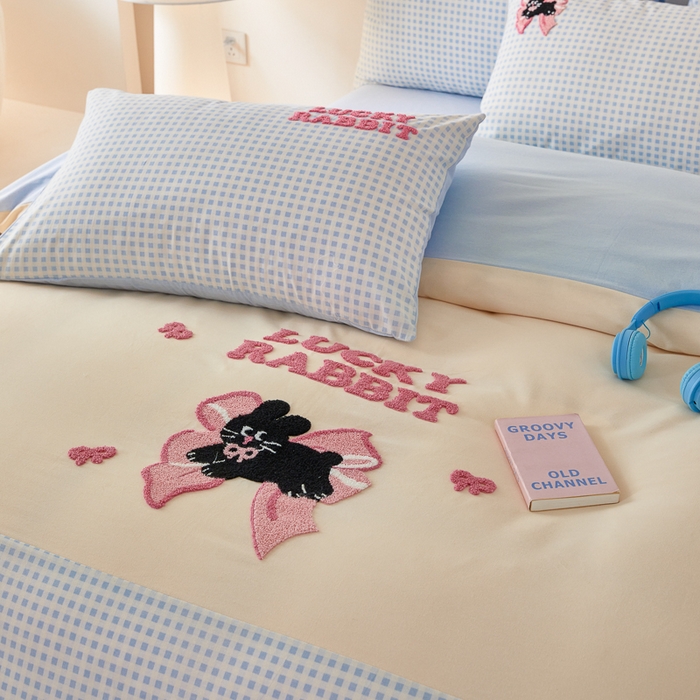 91家纺网 家纺一手货源 找家纺 怡家居 2024秋冬新款全棉磨毛绣花四件套 好运兔