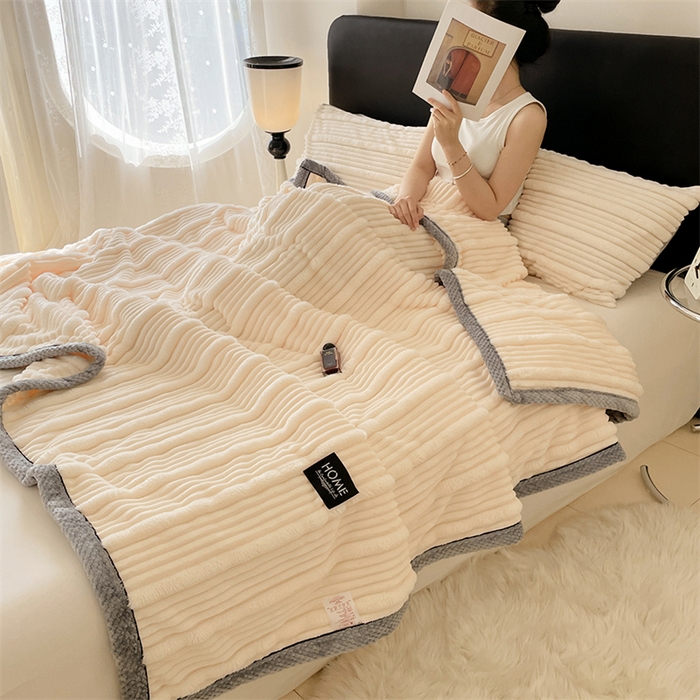 91家纺网 家纺一手货源 找家纺 梦舒羽 2025新款子母条兔毛绒毛毯宿舍牛奶绒小被毯 本白