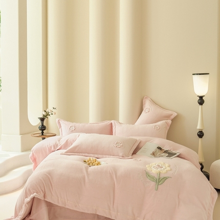 91家纺网 家纺一手货源 找家纺 （总）卡初家居（原微来） 2025新款秋冬A类加厚牛奶绒刺绣四件套-花间系列（提供买家秀）