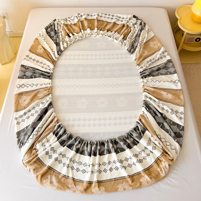 91家纺网 家纺一手货源 找家纺 大柏树 2025新款A类高克重亲肤舒适牛奶绒印花四件套-单床笠可定制 波西米亚