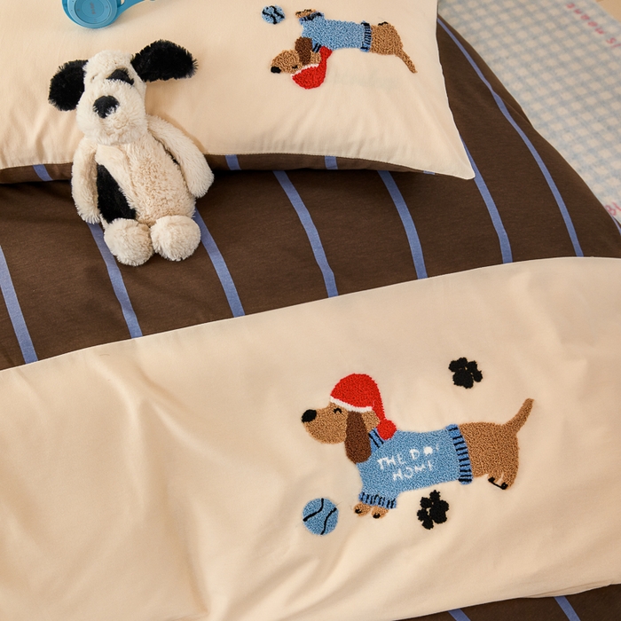 91家纺网 家纺一手货源 找家纺 怡家居 2024秋冬新款全棉磨毛绣花四件套 心动小狗