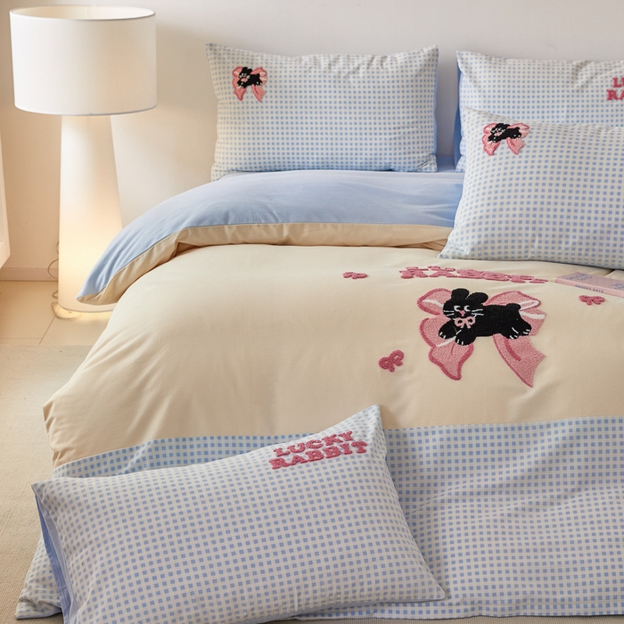 91家纺网 家纺一手货源 找家纺 怡家居 2024秋冬新款全棉磨毛绣花四件套 好运兔