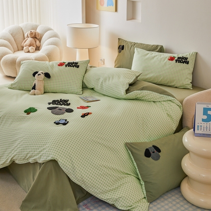 91家纺网 家纺一手货源 找家纺 怡家居 2024秋冬新款全棉磨毛绣花四件套 五彩童年