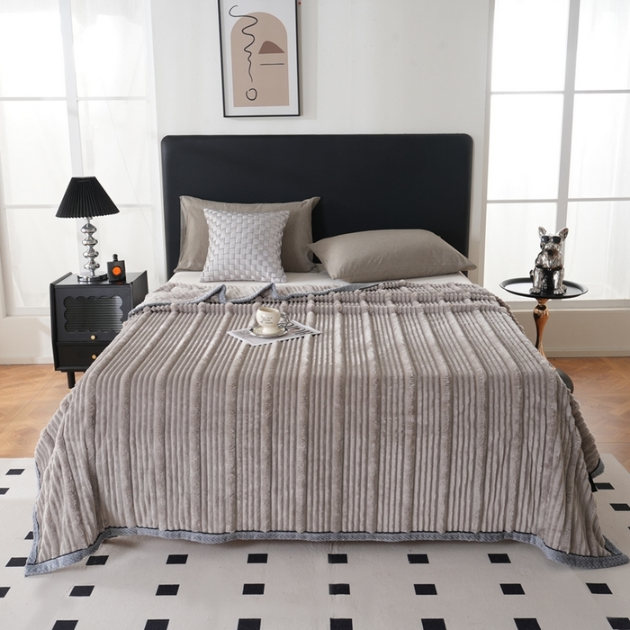 91家纺网 家纺一手货源 找家纺 巴木赫 2024新款子母抽条兔毛绒绒毯毯子 中灰