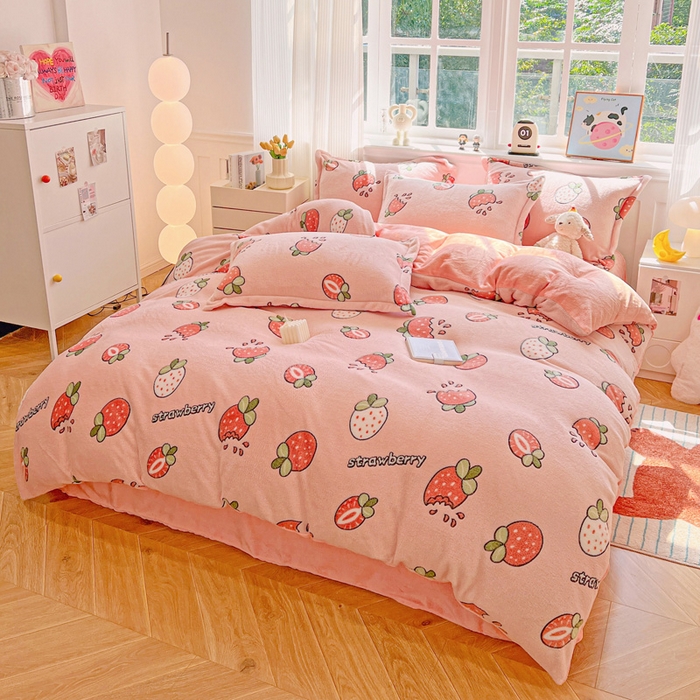 91家纺网 家纺一手货源 找家纺 韩巢家纺 2024新款加厚雪花绒牛奶绒珊瑚绒四件套-新品（提供卖家秀） 奶油草莓