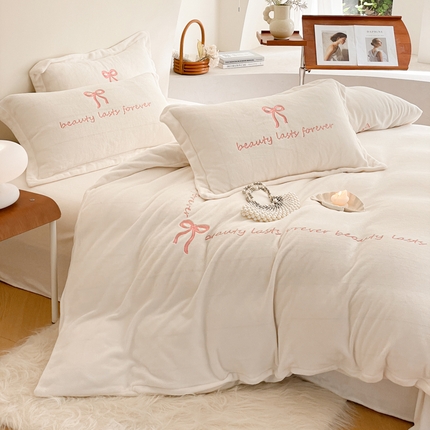 你好美丽 2025新款200克牛奶绒四件套--蝴蝶结 蝴蝶结白粉