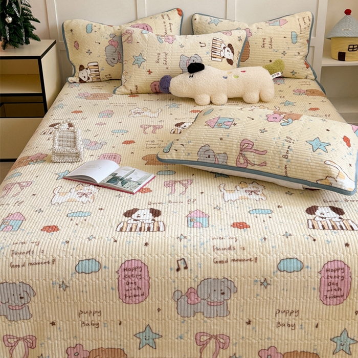 91家纺网 家纺一手货源 找家纺 萝莉家纺 2024爆款印花牛奶绒夹棉绗缝床盖三件套 猫咪的花园