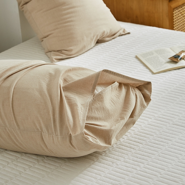 91家纺网 家纺一手货源 找家纺 呦呦南宋 纯棉简约款枕套 母婴级A类全棉色织水洗棉无印风单品一对装全棉枕头套 咖色（简约款）