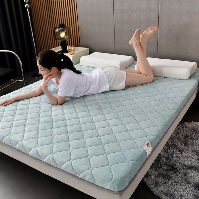 91家纺网 家纺一手货源 找家纺 亿丁点床垫 2024新款加厚宝宝绒抗压床垫 宝宝绒绿色