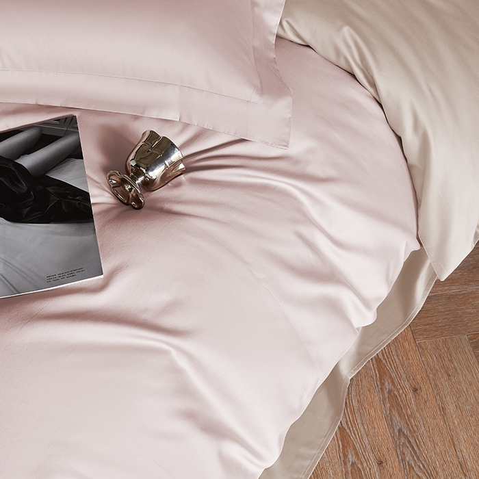 91家纺网 家纺一手货源 找家纺 秀色家纺 2025新款50支贡缎A类轻奢纯色长绒棉四件套全棉纯棉被套高级感床单三件套-雅克 雅克-泡芙粉+粉末白