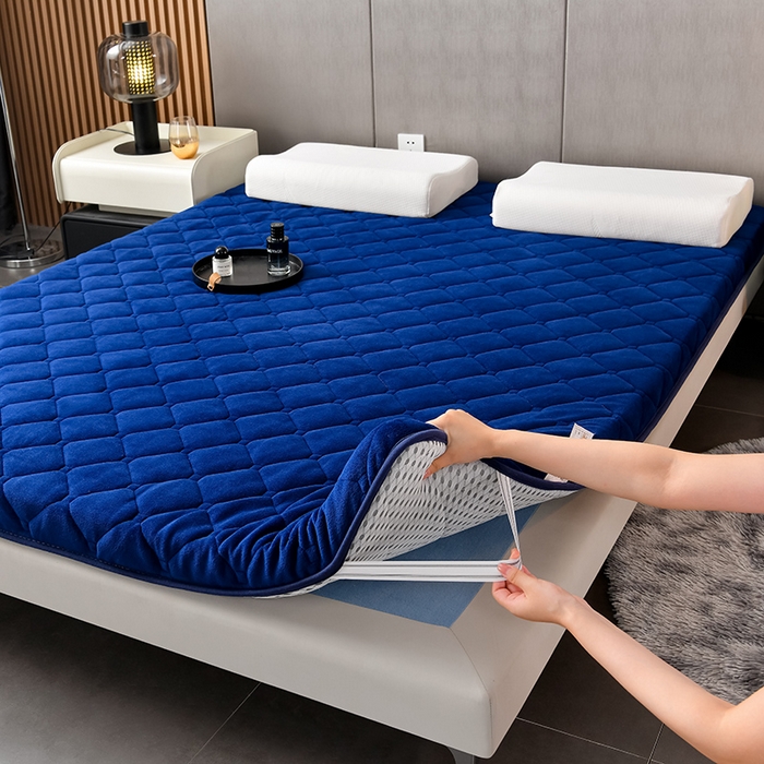 91家纺网 家纺一手货源 找家纺 亿丁点床垫 2024新款加厚宝宝绒抗压床垫 宝宝绒蓝色