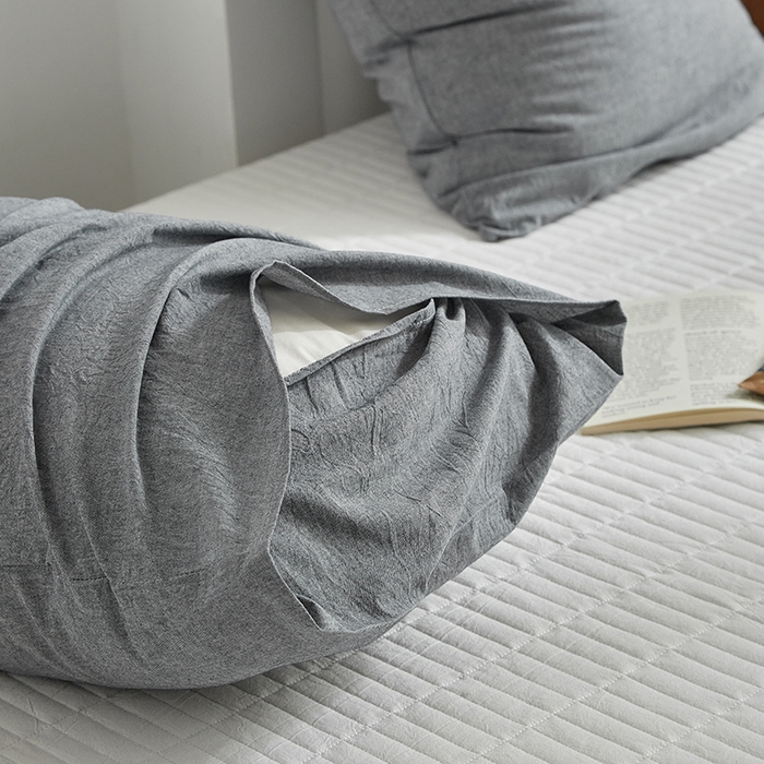 91家纺网 家纺一手货源 找家纺 呦呦南宋 纯棉简约款枕套 母婴级A类全棉色织水洗棉无印风单品一对装全棉枕头套 浅灰（简约款）