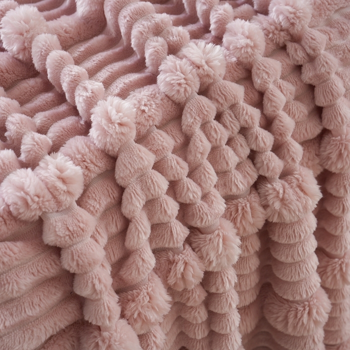 91家纺网 家纺一手货源 找家纺 巴木赫 2024新款子母抽条兔毛绒绒毯毯子 粉色