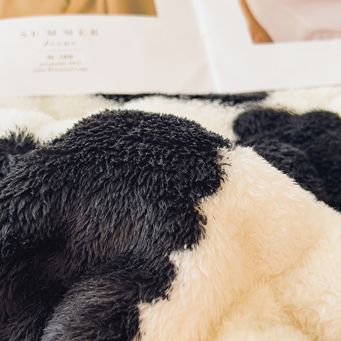 91家纺网 家纺一手货源 找家纺 慕木家纺 2025秋冬新款A类北极绒棋盘格双面毛毯 棋盘格三层夹棉毛毯-黑白+白