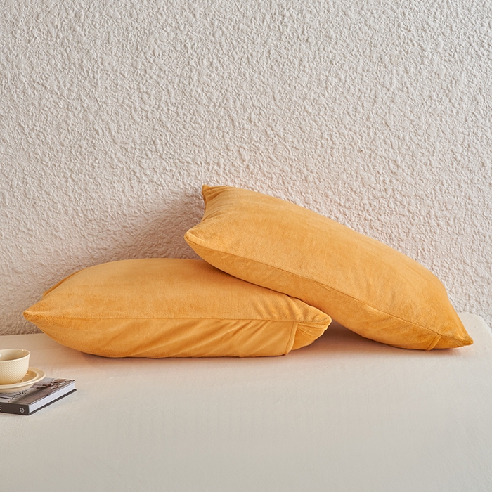 91家纺网 家纺一手货源 找家纺 千朵森 2024新款A类纯色牛奶绒单枕套-芙妮系列 芙妮-向阳黄