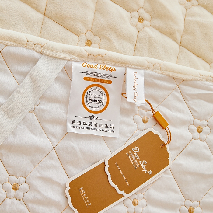 91家纺网 家纺一手货源 找家纺 罗艺轩 2024新款加厚宝宝绒夹棉床裙三件套-梦幻星辰 奶昔