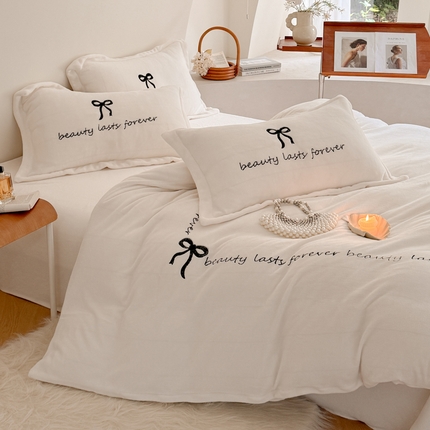 你好美丽 2025新款200克牛奶绒四件套--蝴蝶结 蝴蝶机白黑