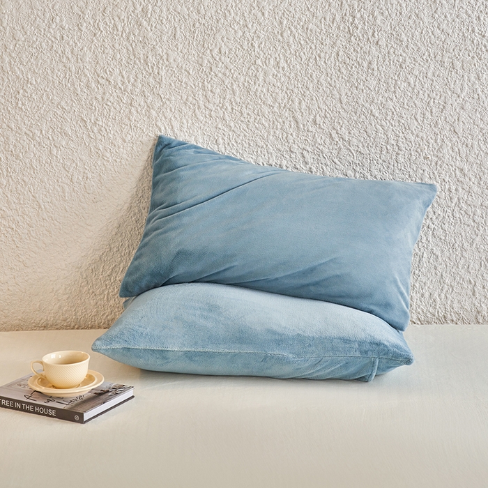 91家纺网 家纺一手货源 找家纺 千朵森 2024新款A类纯色牛奶绒单枕套-芙妮系列 芙妮-银光蓝